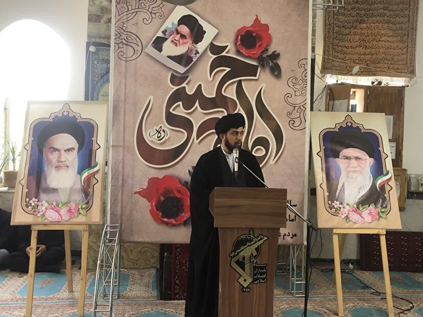 با پیروزی انقلاب اسلامی عصر جدیدی به نام عصر خمینی در جهان آغاز شد/مکتب امام مکتب قانون مداری و تکلیف گرایی بود
