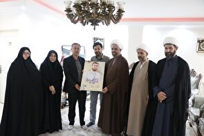 مسئول سازمان بسیج اساتید، طلاب و روحانیون کشور با خانواده شهید «آرمان علی‌وردی» دیدار کرد