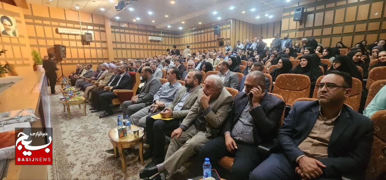 آیین تکریم و معارفه سرپرست جدید دانشگاه آزاد اسلامی واحد تاکستان