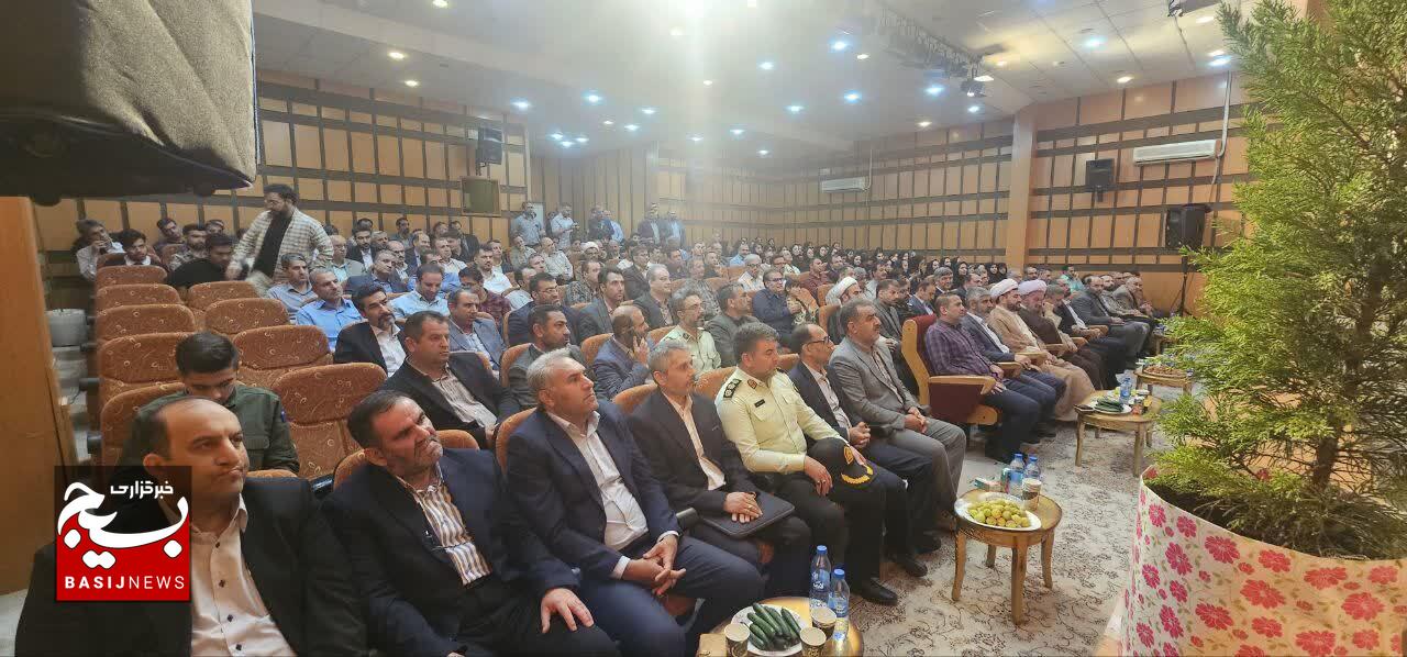 آیین تکریم و معارفه سرپرست جدید دانشگاه آزاد اسلامی واحد تاکستان