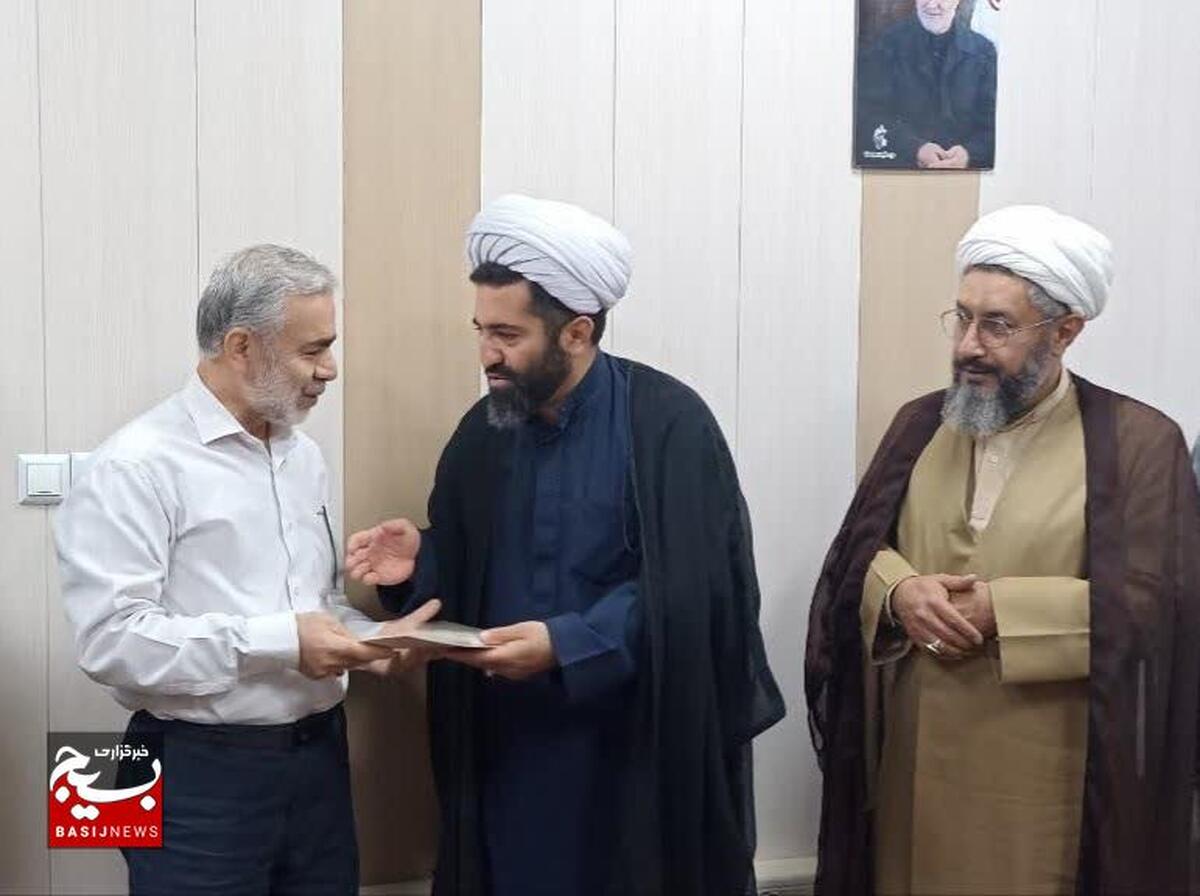 لازمه ارتباط با خدا، قرار گرفتن در مسیر هدایت است