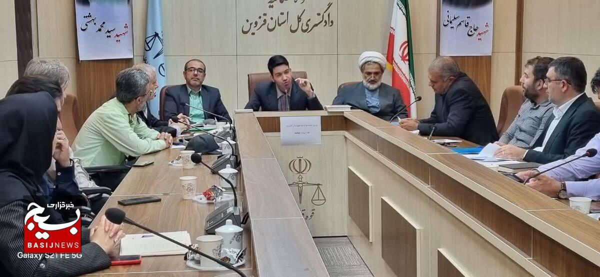 دومین جلسه میز نماد سال ۱۴۰۴ در تاکستان با محوریت صیانت از نسل آینده برگزار شد