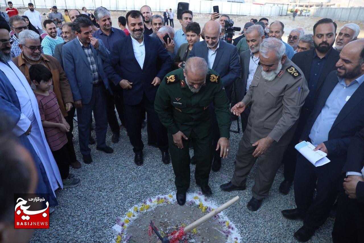 آئین کلنگ‌زنی مجتمع درمانگاهی شهید حاج قاسم سلیمانی وابسته به موسسه خدمات درمانی بسیجیان در منطقه ۲۲ تهران