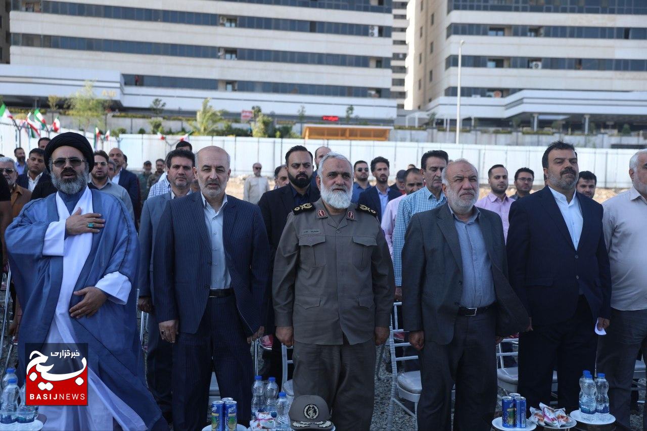 آئین کلنگ‌زنی مجتمع درمانگاهی شهید حاج قاسم سلیمانی وابسته به موسسه خدمات درمانی بسیجیان در منطقه ۲۲ تهران