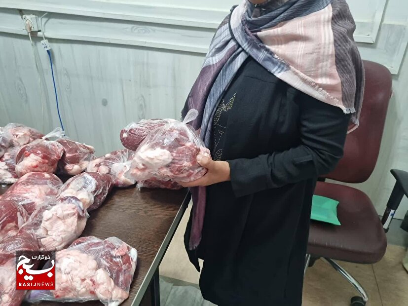توزیع گوشت گرم میان مادران باردار در آستانه اعیاد قربان و غدیر
