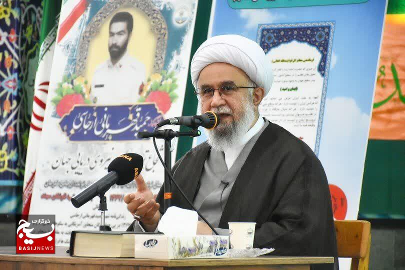 تقویت رابطه ولایی کلید شناخت انسان در نظام هستی است