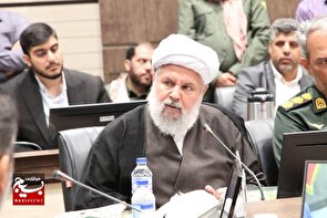 شما و من وظیفه داریم این رسالت بزرگ را به نسل بعد منتقل کنیم