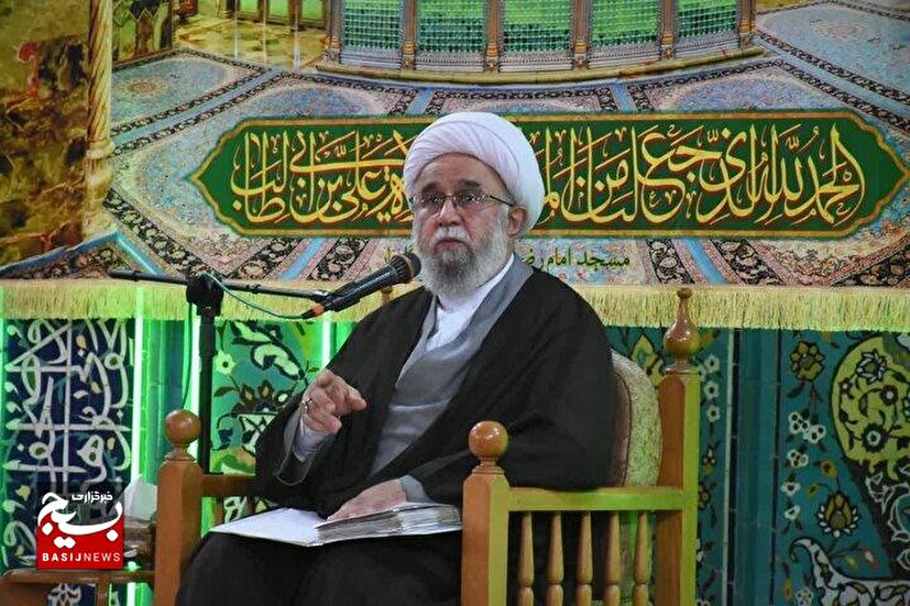 مقاومت باید محور اصلی ما در مواجهه با دشمنان باشد