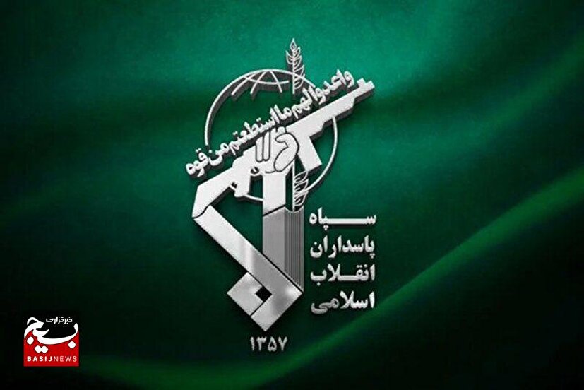 مجاهدت شهدا در حافظه تاریخی کشورمان ماندگار خواهد شد