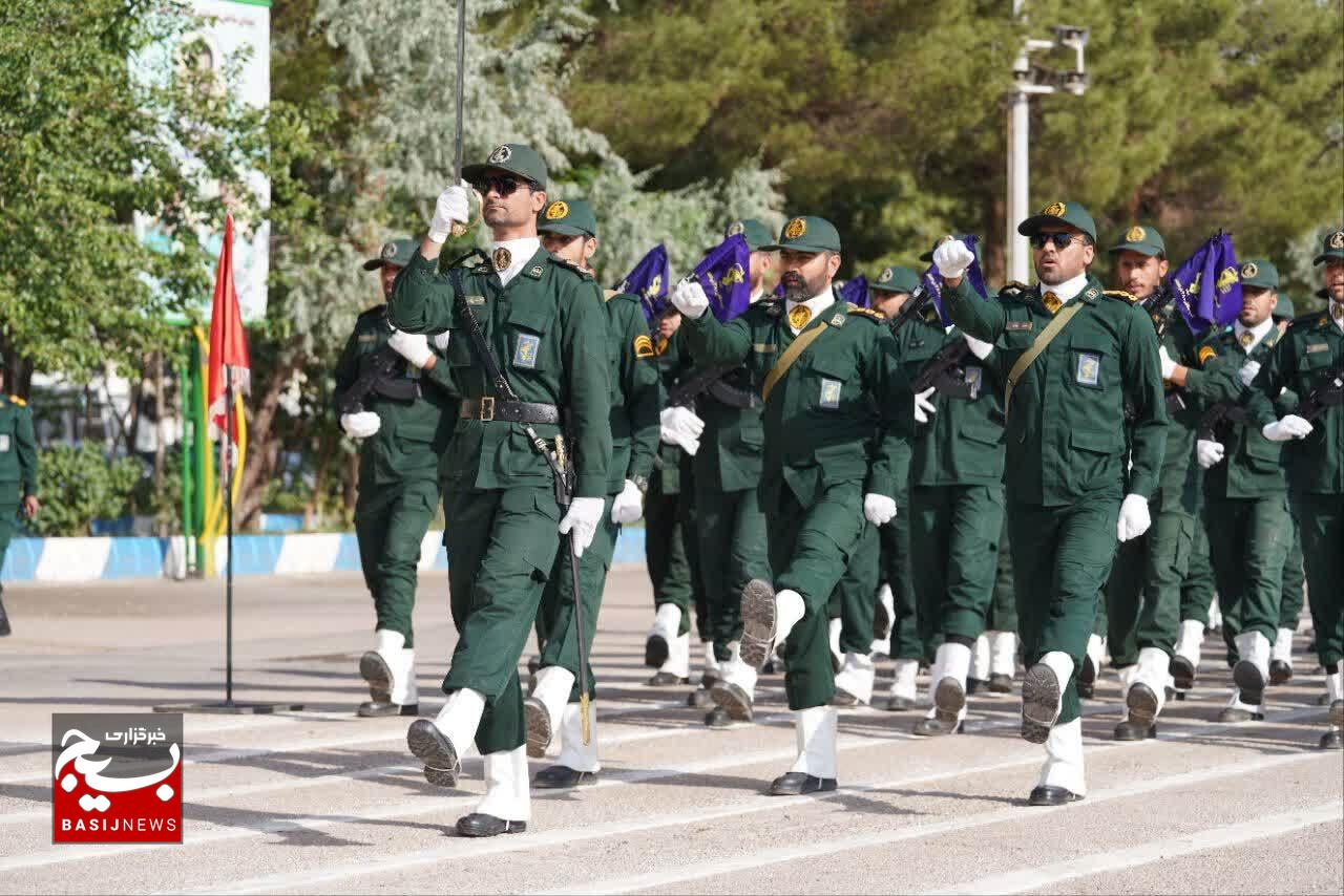 آیین صبحگاه مشترک نیرو‌های مسلح به مناسبت سوم خرداد در کرمان