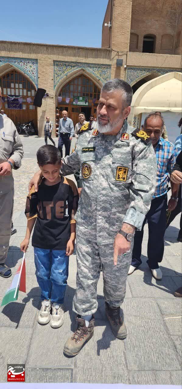 حالا همه می دانند سرداران سپاه پیشمرگان مردمند حالا همه می دانند سرداران سپاه پیشمرگان مردمند