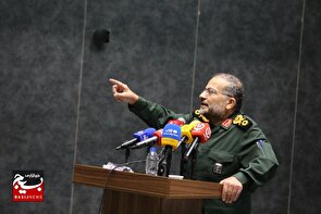 سردار سلیمانی: ما برای خدمت به مردم عزیز هیچ‌گونه محدودیتی برای...