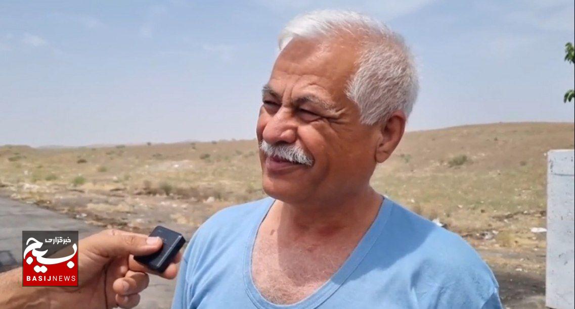 وقتی یک راننده خاور، همیار طبیعت می شود! / روایت مردی که جاده را آبیاری می‌کند