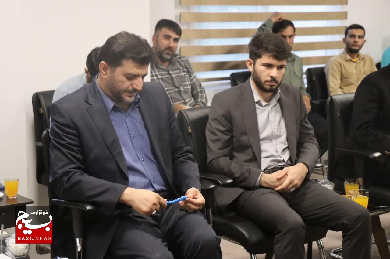 بسیج باید پیشتاز عرصه بصیرتافزایی و پاسخگویی به نیازهای فکری و معنوی جامعه باشد بسیج باید پیشتاز عرصه بصیرتافزایی و پاسخگویی به نیازهای فکری و معنوی جامعه باشد