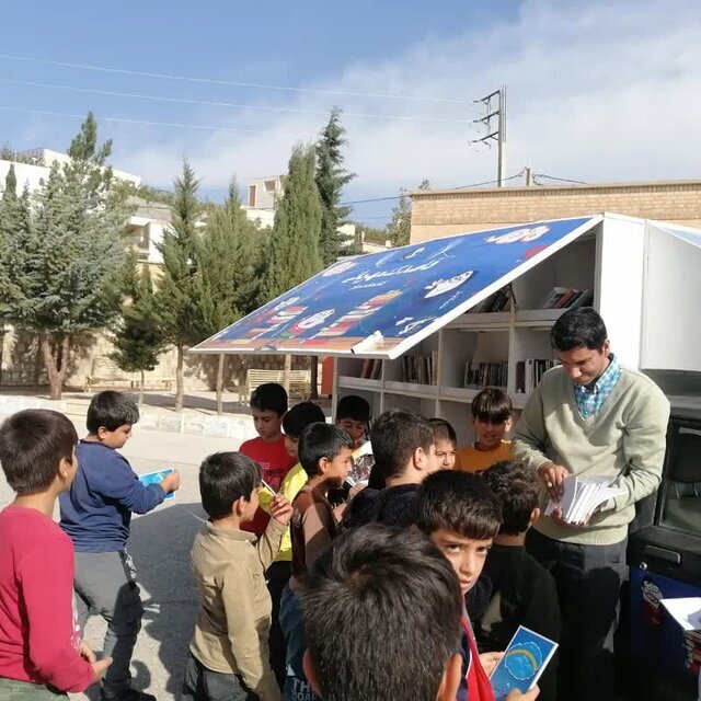 استقبال پرشور روستاییان شهرستان ایلام از قاصدک مهربانی