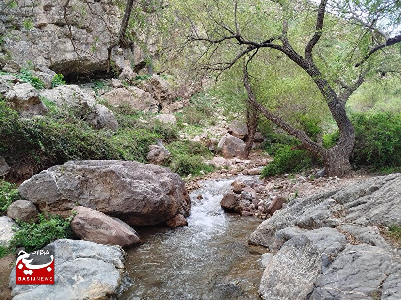 زیبایی‌های وصف‌ناپذیر آبشار "ابدال‌آباد" بخش نصرآباد در قاب دوربین بسیج