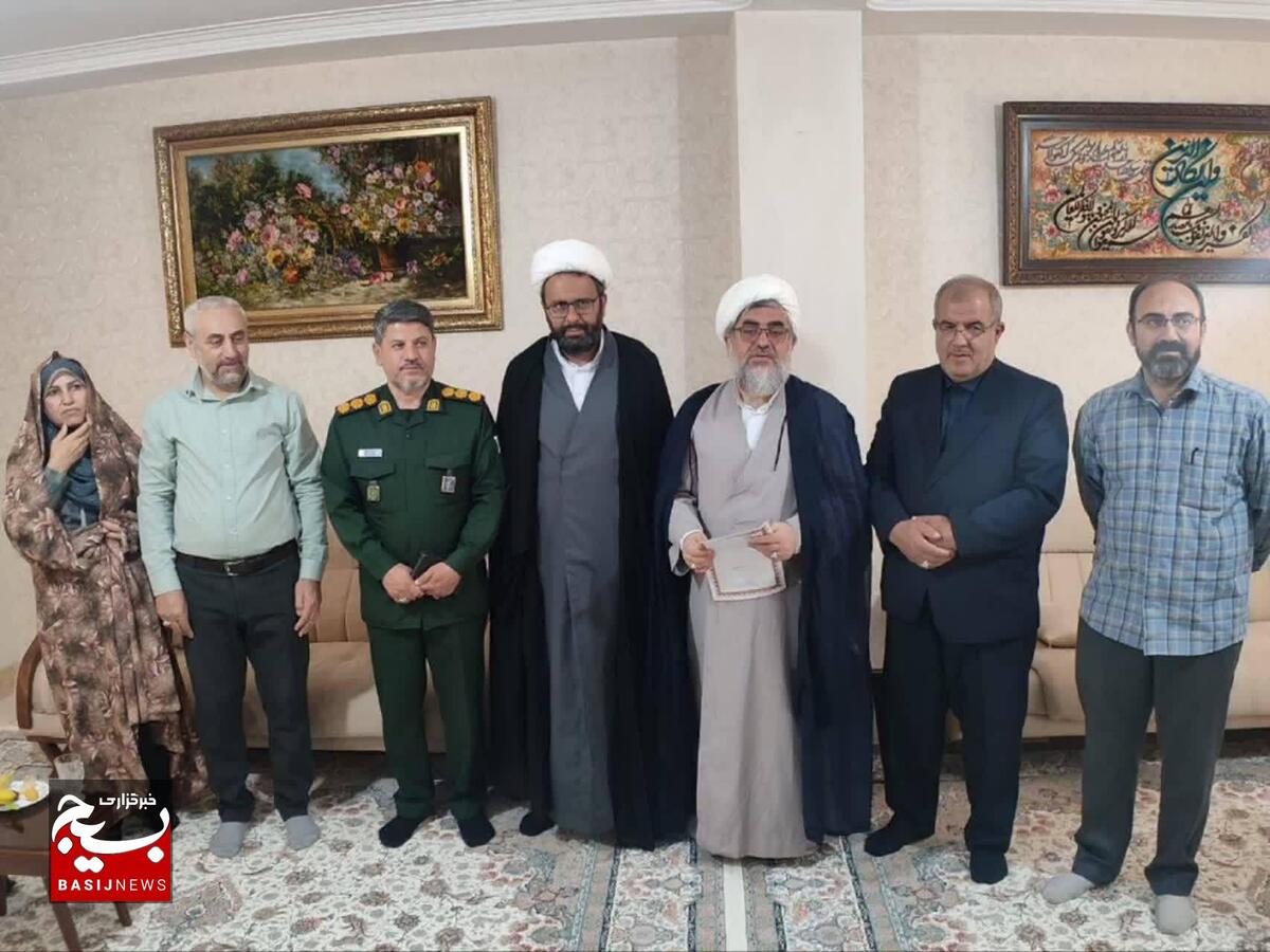 زنده نگه داشتن یاد شهدا، وظیفه‌ای ملی و دینی است