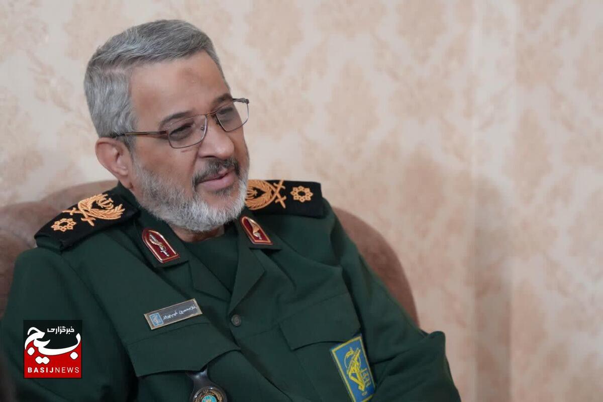 «بسیج»، حضور با ایمان‌ترین‌ها برای دفاع از کشور است