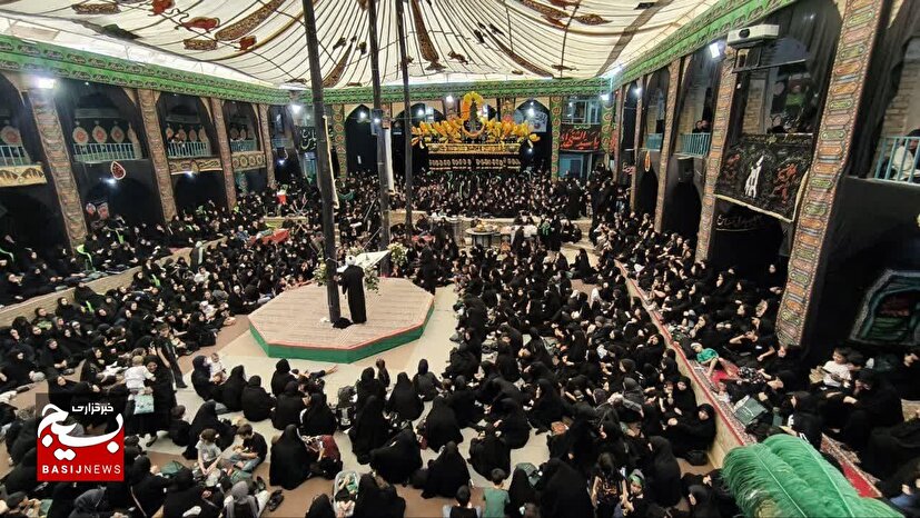 «ایران حسین تا ابد زنده است» در حسینیه ارشاد علیا
