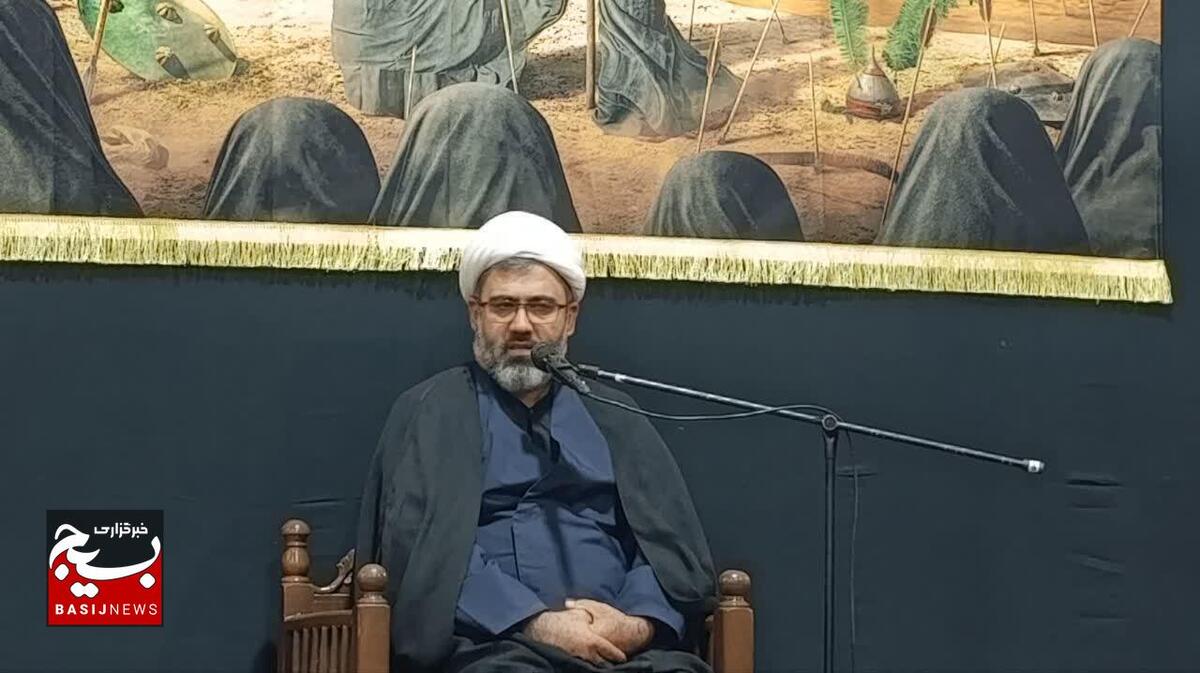 دشمنان انقلاب اسلامی بدانند که ملت ایران هرگز تسلیم نخواهد شد