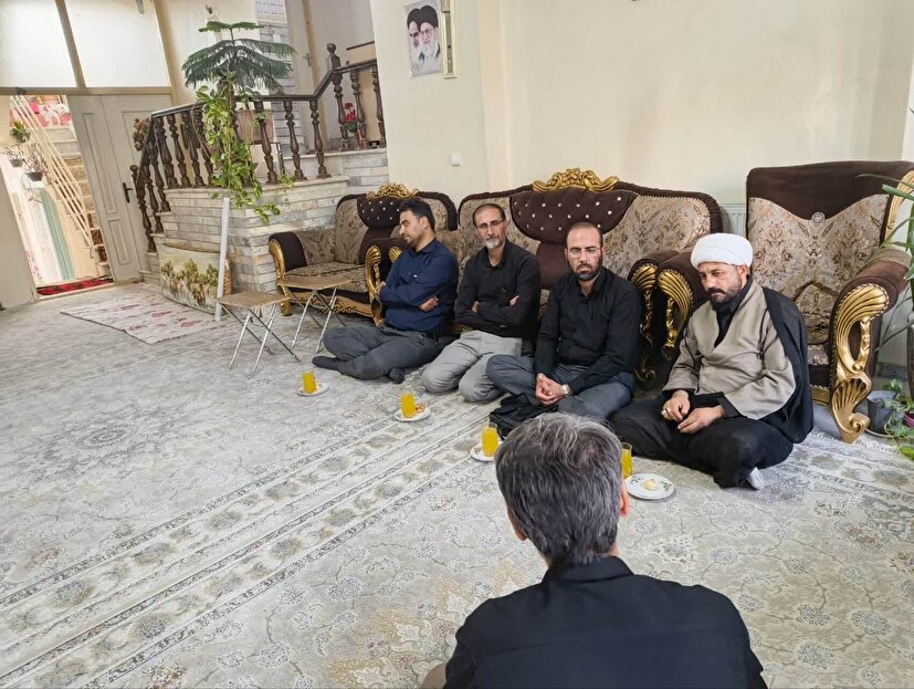 دیدار جمعی از مسئولان و بانوان انقلابی با خانواده شهید مهدی سهرابی