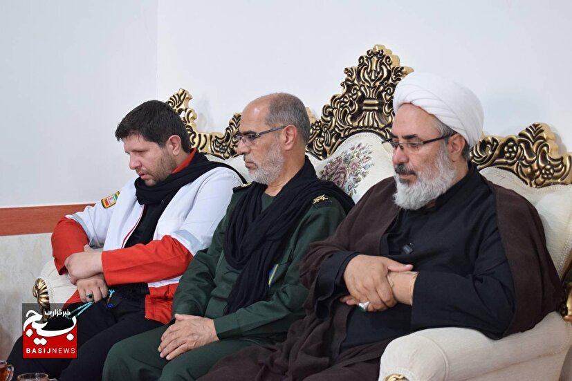 دیدار مسئولان سپاه و هلال احمر آذربایجان شرقی با خانواده شهدای اقتدار