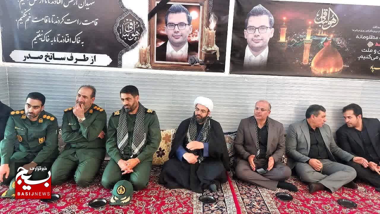 فرمانده سپاه لرستان با خانواده‌های شهدای حمله صهیونیستی دیدار کرد