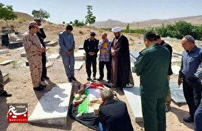  دیدار سردار اکبری جانشین فرمانده سپاه حضرت جوادالائمه (ع) با خانواده شهید هادی نوبهاری