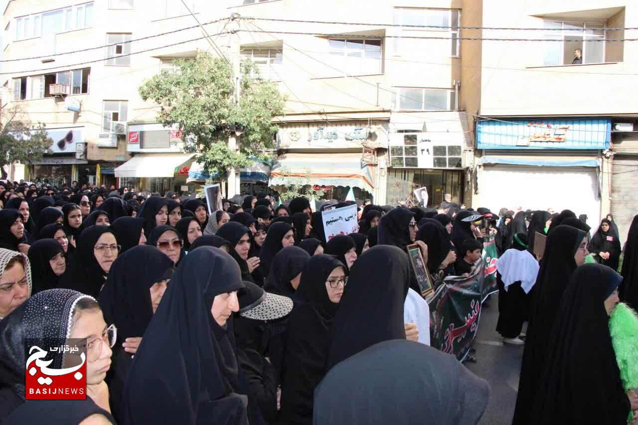اجتماع بزرگ زینبیون در زنجان برگزار شد