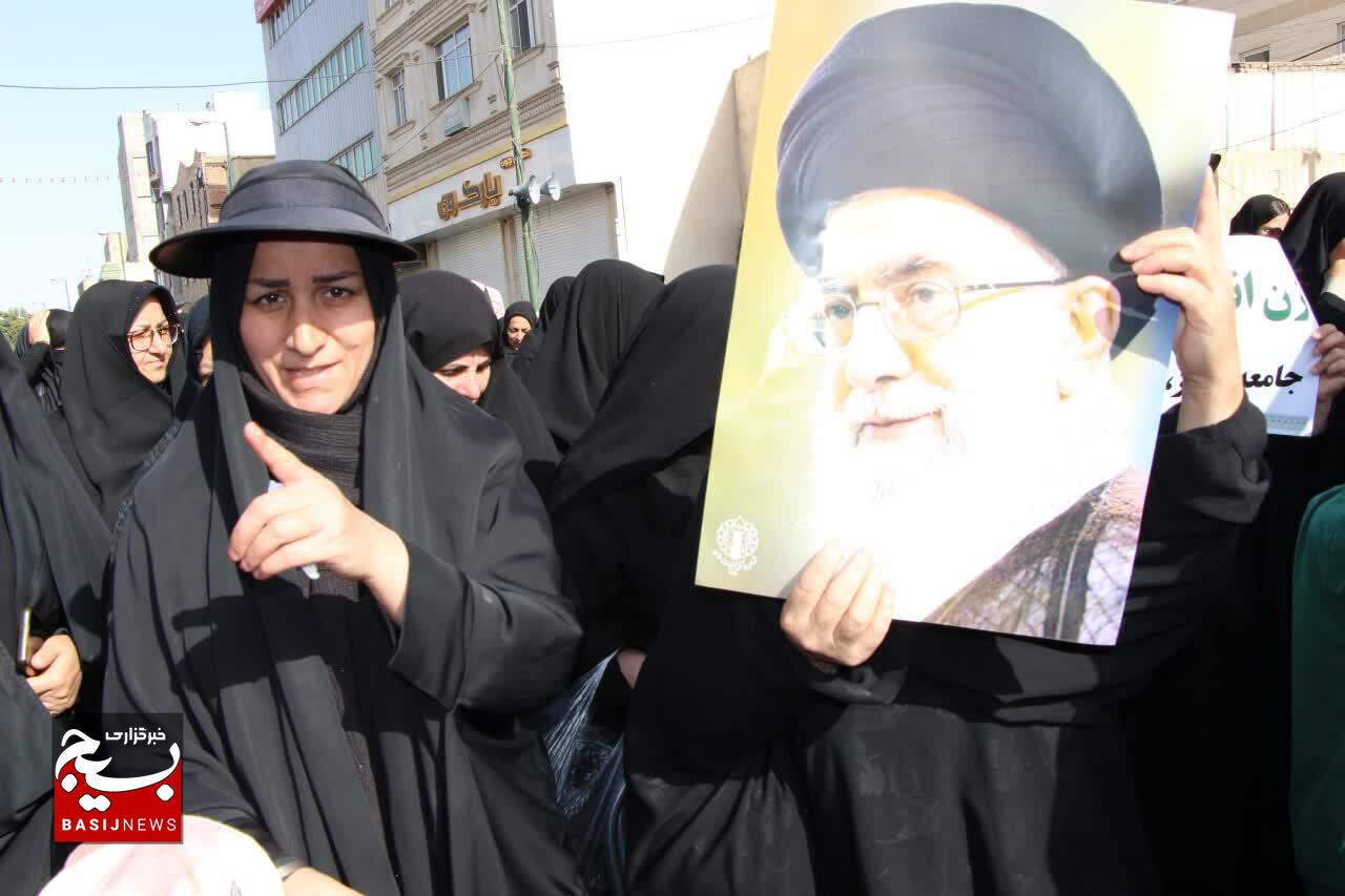 اجتماع بزرگ زینبیون در زنجان برگزار شد