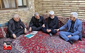 دیدار معاون بنیاد شهید و امور ایثارگران کشور با ۱۳ خانواده شهید جنگ تحمیلی ۱۲ روزه در آذربایجان شرقی