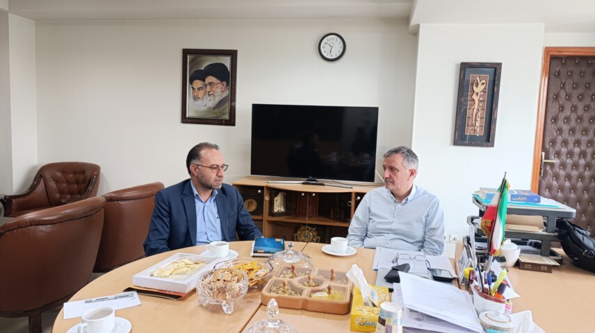 تقدیر رئیس سازمان بسیج علمی، پژوهشی و فنّاوری از استاد برجستهٔ فرهنگستان علوم ایران تقدیر رئیس سازمان بسیج علمی، پژوهشی و فنّاوری از استاد برجستهٔ فرهنگستان علوم ایران