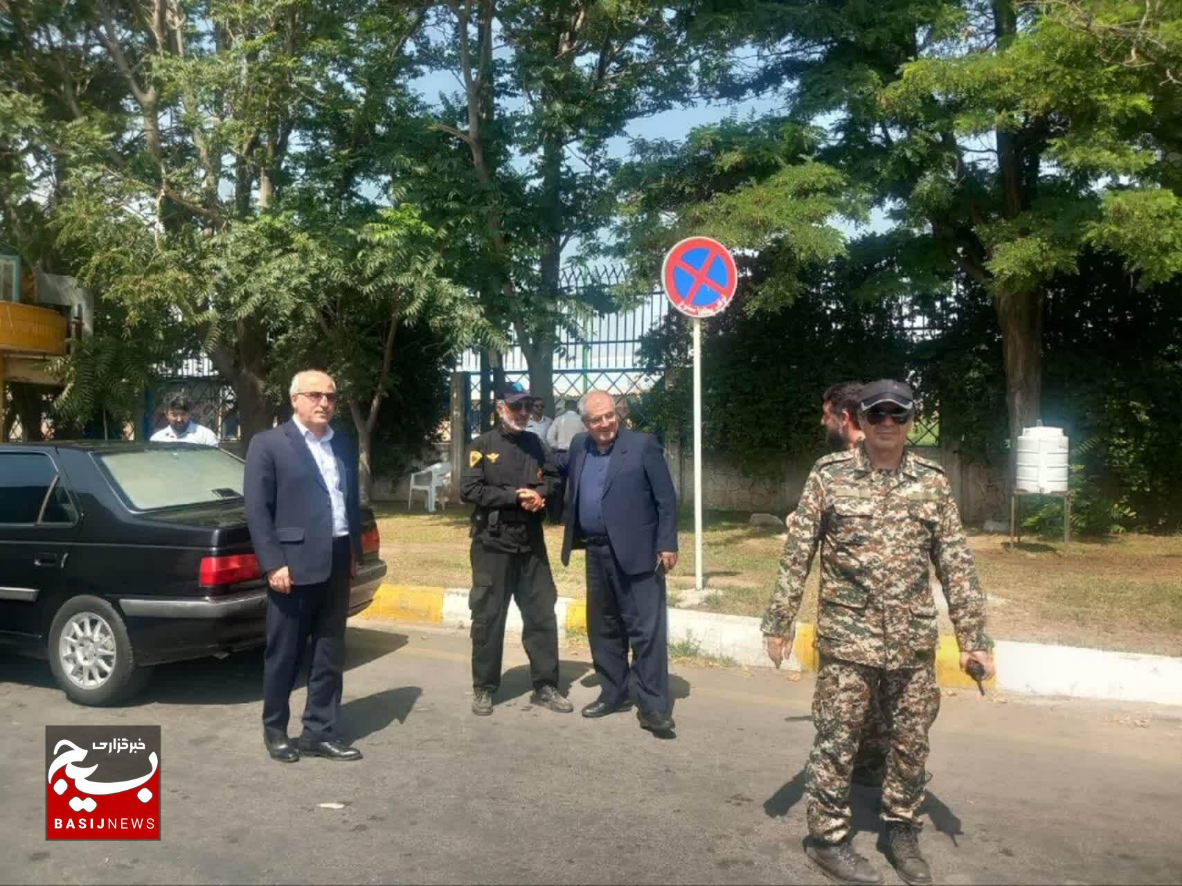 بازدید استاندار قزوین و معاونین از ایست و بازرسی بسیج شهرستان البرز بازدید استاندار قزوین و معاونین از ایست و بازرسی بسیج شهرستان البرز