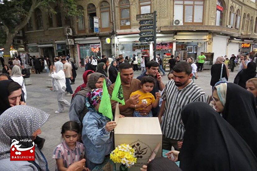 سه‌شنبه‌های مهدوی؛ عطر انتظار در میدان امام خمینی(ره) همدان