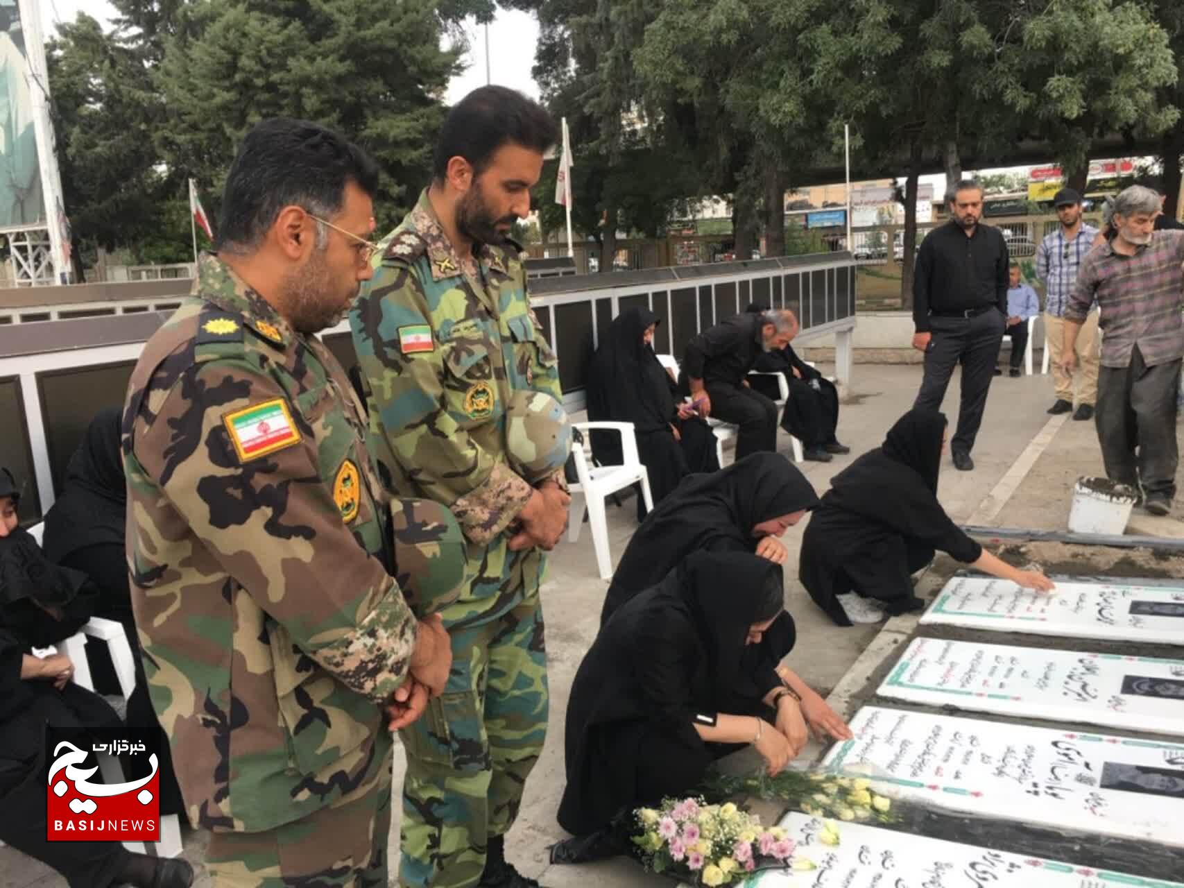 سنگ مزار ۴ شهید مدافع وطن در گلزار شهدای قزوین نصب شد