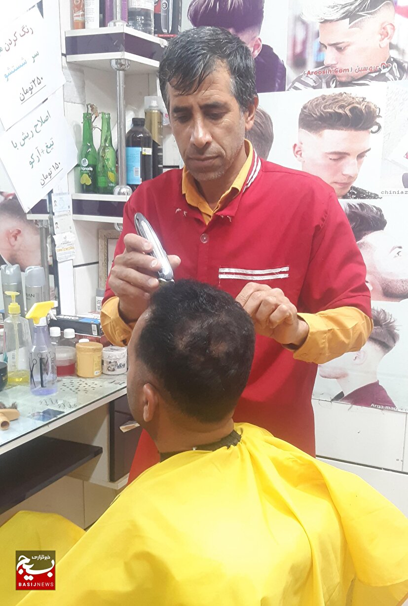 قیچی مهربانی آرایشگر شوشتری برسر محرومان در پساجنگ