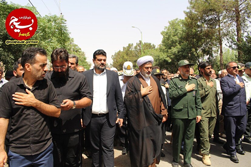گرمسار در سوگ شهیدان حمیدرضا ذبیحی و جعفر کشمیر/تشییع پیکر شهدا بر دستان پر مهر مردم