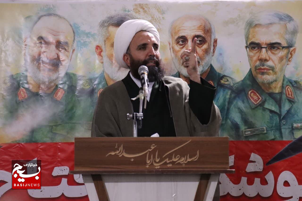 ایران اسلامی پرچمدار مبارزه با کفر در عصر غیبت است/ عملیات مقتدرانه ایران اسلامی پرچمدار مبارزه با کفر در عصر غیبت است/ عملیات مقتدرانه