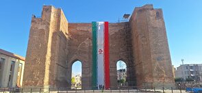 پرچم ایران بر فراز ارگ علیشاه تبریز به اهتزاز درآمد