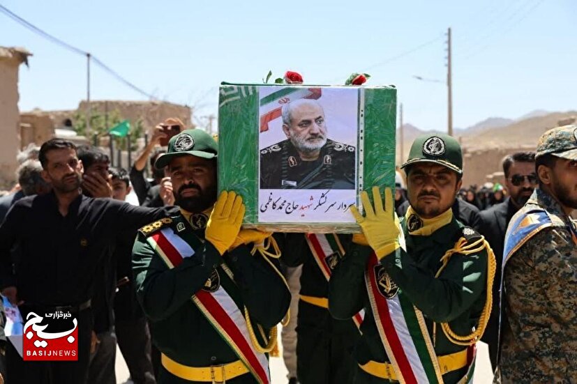 تشییع نمادین پیکر سردار شهید حاج محمد کاظمی رئیس سازمان اطلاعات سپاه پاسداران در افین