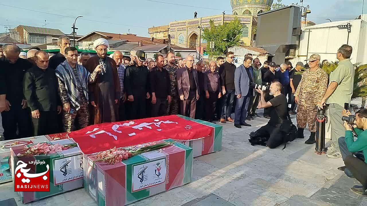 حضور سخنگوی وزارت خارجه و خبرنگاران خارجی در معراج شهدای آستانه اشرفیه حضور سخنگوی وزارت خارجه و خبرنگاران خارجی در معراج شهدای آستانه اشرفیه