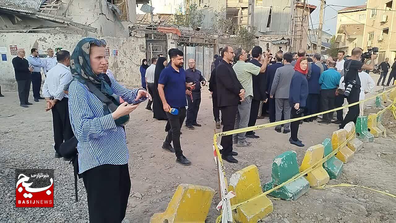 حضور سخنگوی وزارت خارجه و خبرنگاران خارجی در معراج شهدای آستانه اشرفیه حضور سخنگوی وزارت خارجه و خبرنگاران خارجی در معراج شهدای آستانه اشرفیه