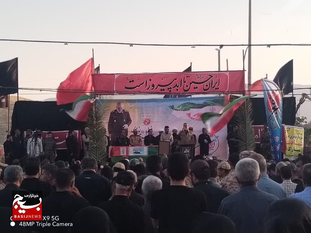 مردم کازرون در این جنگ تحمیلی با تقدیم سه شهید نوذری، عباسی و برجی دین خود را به ایران اسلامی ادا کردند+عکس مردم کازرون در این جنگ تحمیلی با تقدیم سه شهید نوذری، عباسی و برجی دین خود را به ایران اسلامی ادا کردند+عکس