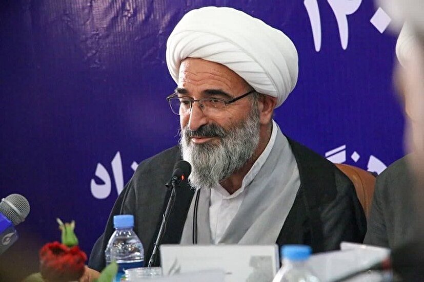 نماز، محور تقویت هویت دینی/ مدرسه محل تربیت انسان‌های متعهد و آگاه