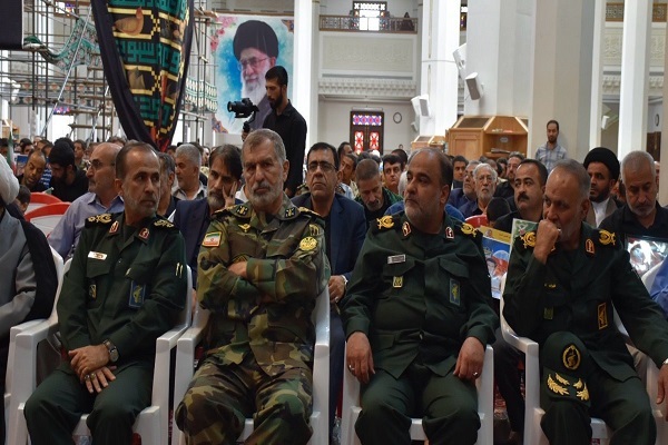 تداوم همدلی و همراهی میان مردم و مسئولان، شرط قطعی پیروزی است/ چهلمین روز شهادت ۲۶ شهید اقتدار در فارس برگزار شد +عکس