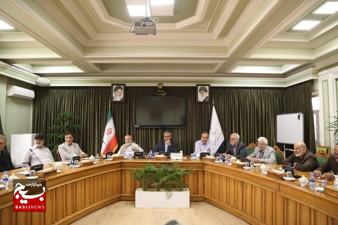 لزوم بهره‌گیری از اندیشکده‌ها برای حل چالش‌های کشور و صیانت از سرمایه اجتماعی