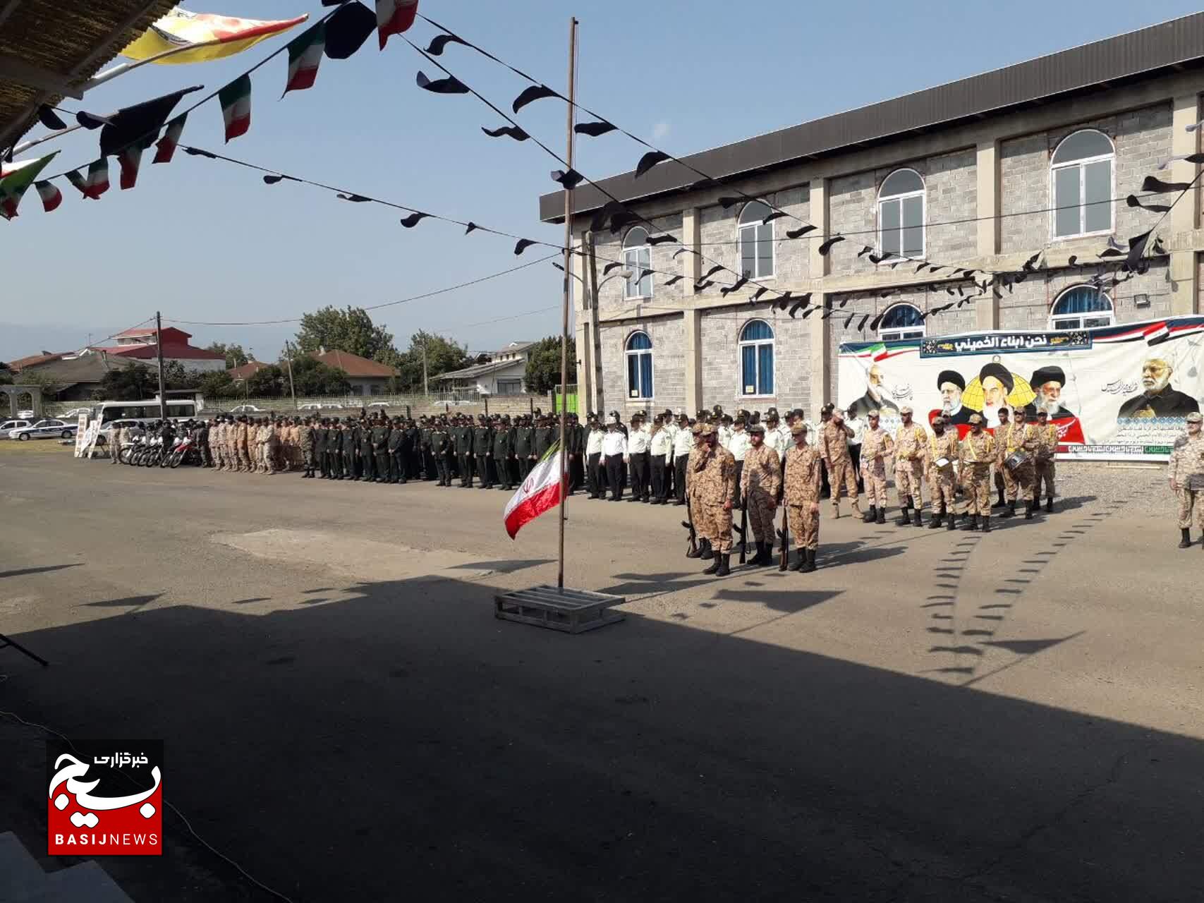 ملت ایران با الگو گیری از مکتب شهدا در مسیر مقاومت و ایستادگیدهستند ملت ایران با الگو گیری از مکتب شهدا در مسیر مقاومت و ایستادگیدهستند
