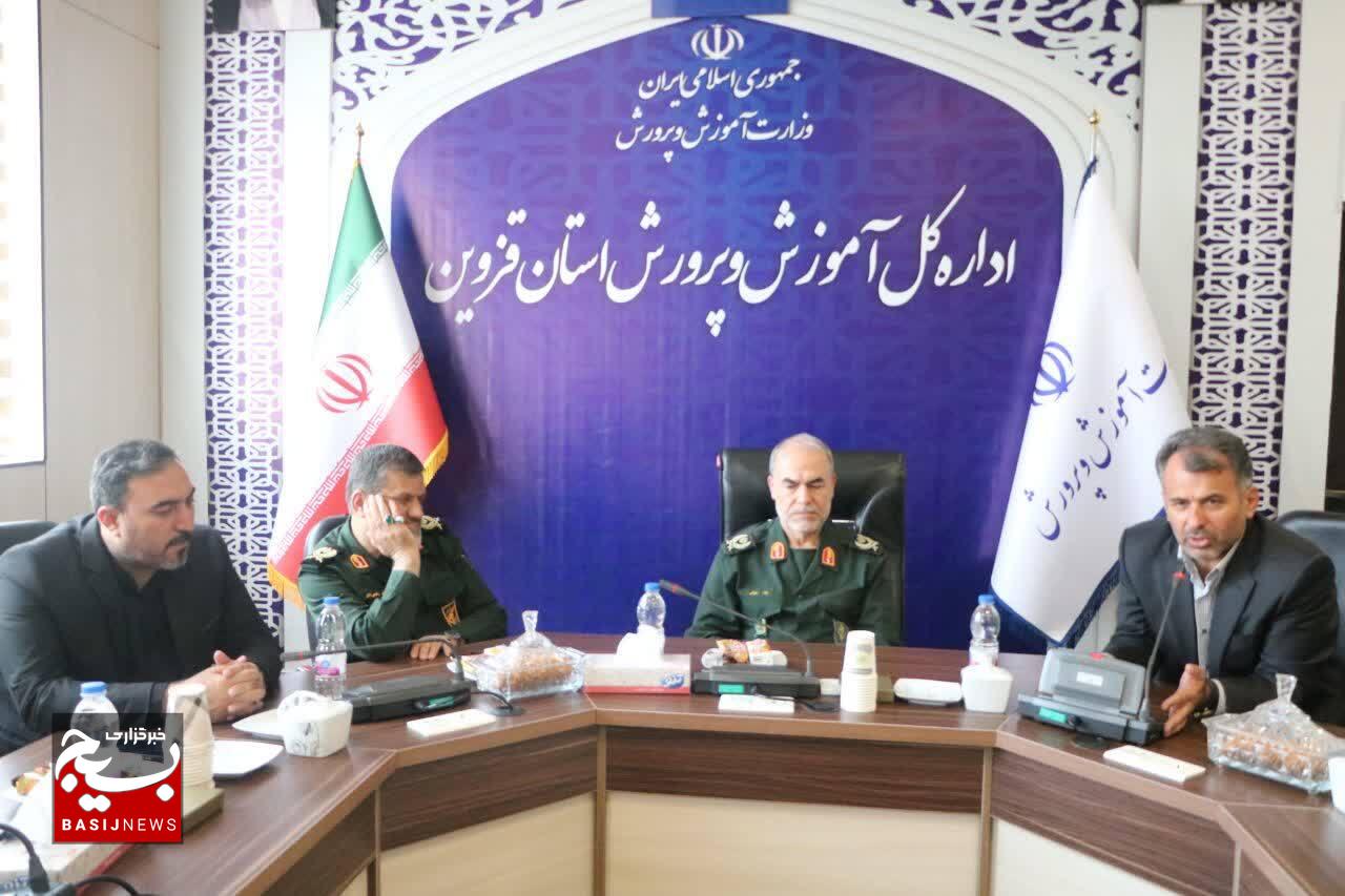 سردار جوانی/دشمن تنها در صورتی موفق میشود که ملت ایران را فریب دهد سردار جوانی/دشمن تنها در صورتی موفق میشود که ملت ایران را فریب دهد