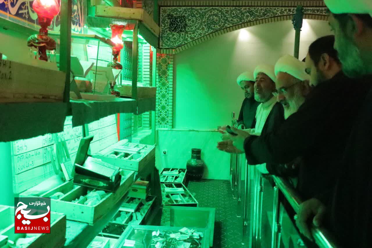 بازدید نماینده ولی‌فقیه در سپاه از تربت خانه امام حسین (ع) در کرمان