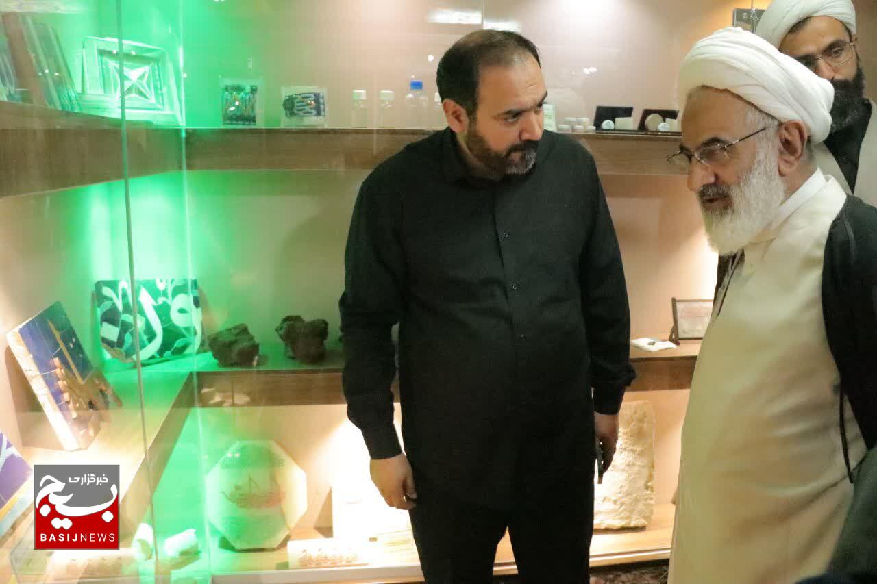 بازدید نماینده ولی‌فقیه در سپاه از تربت خانه امام حسین (ع) در کرمان